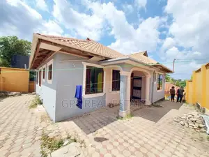 8bdrm House in Kimara Korogwe, Kinondoni for sale