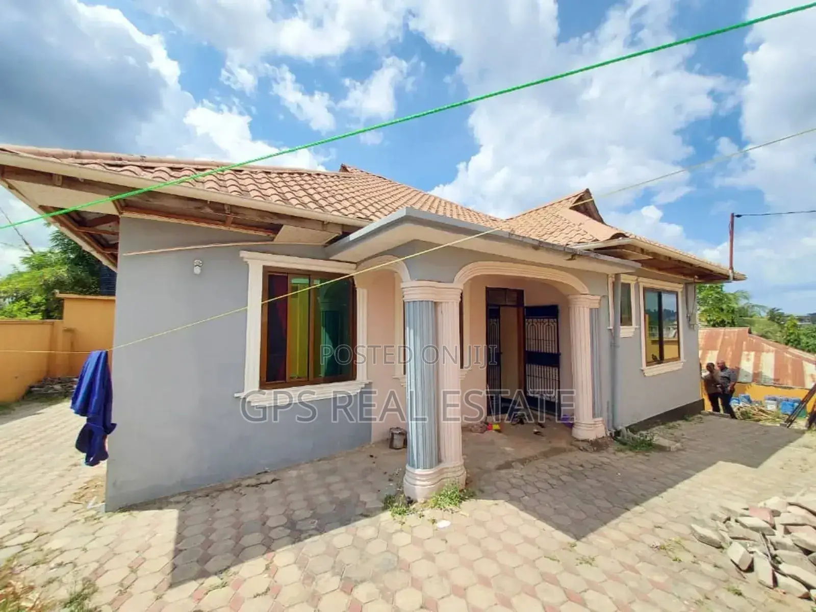 8bdrm House in Kimara Korogwe, Kinondoni for sale