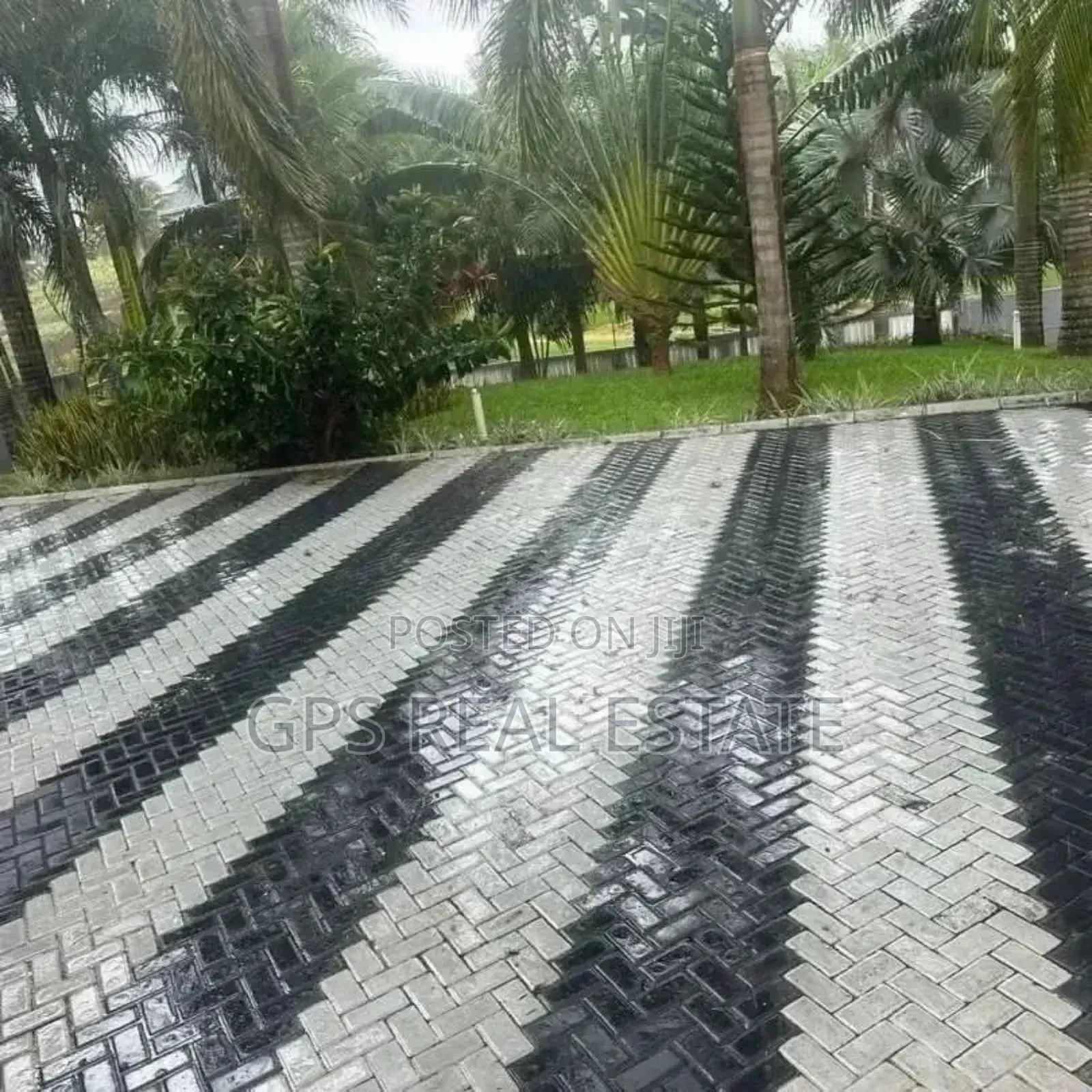 5bdrm Apartment in Kimara, Kinondoni for sale