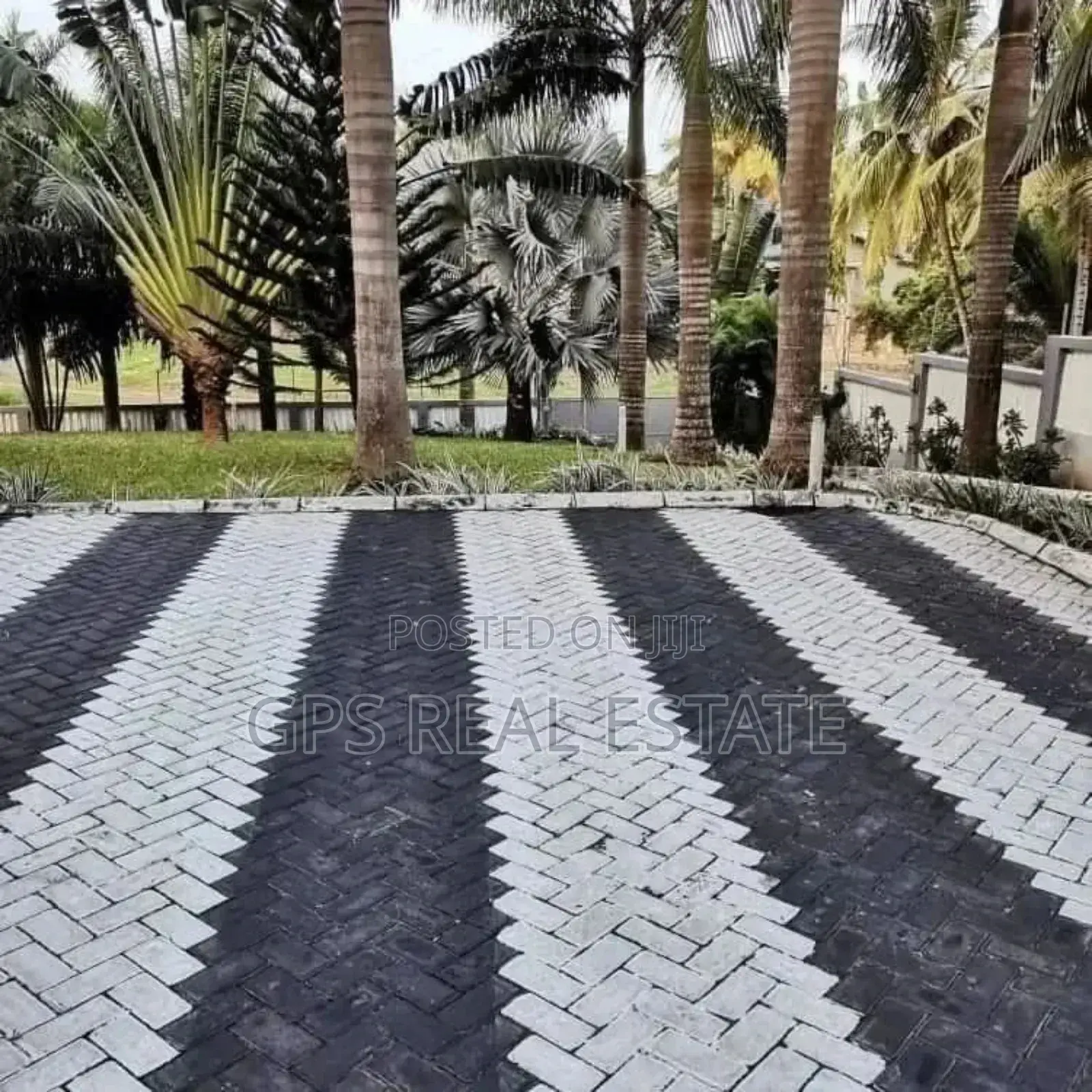 5bdrm Apartment in Kimara, Kinondoni for sale