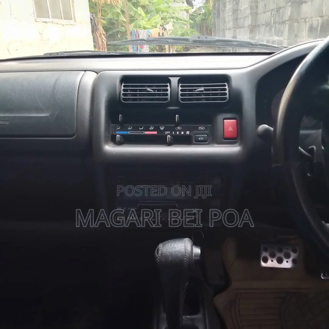 Suzuki Kei 2004 White