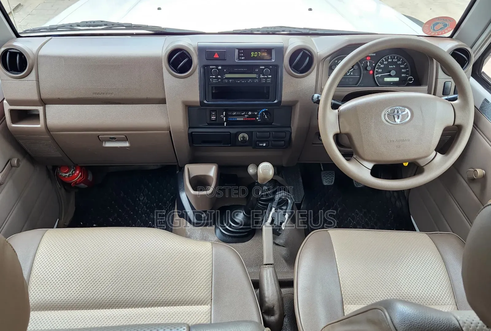 Toyota Land Cruiser 2010 White