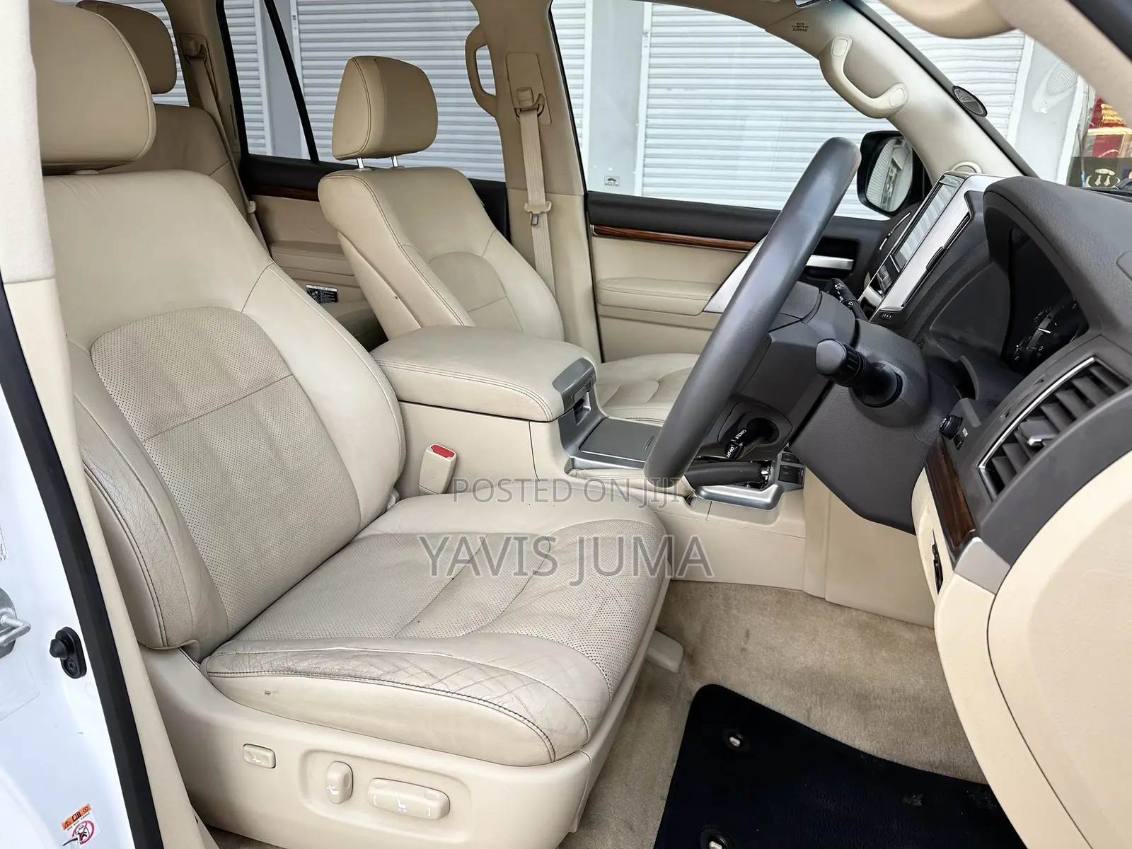 Toyota Land Cruiser 2017 White