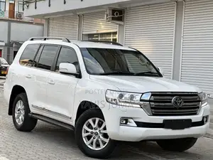 Toyota Land Cruiser 2017 White
