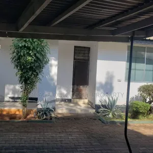 3bdrm Apartment in Mikochen, Mikocheni for rent