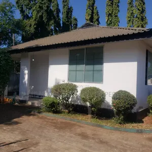 3bdrm Apartment in Mikochen, Mikocheni for rent