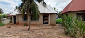 3bdrm House in Mark Real Estate, Visiga for sale