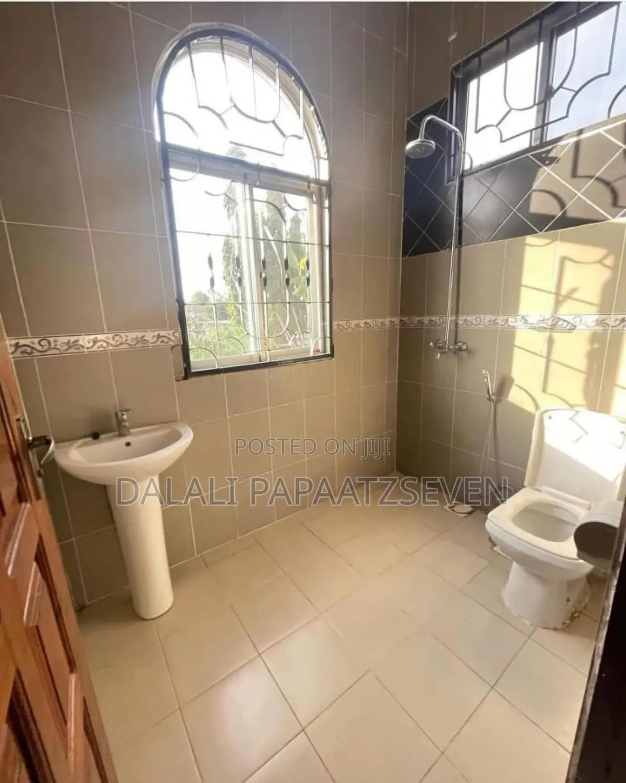 5bdrm House in Dalalipapaatzseven, Kinondoni for rent