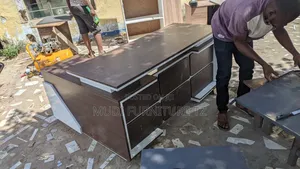 Executive Table 750,000 Call/Whassap
