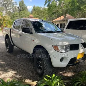 Mitsubishi L200 2008 White