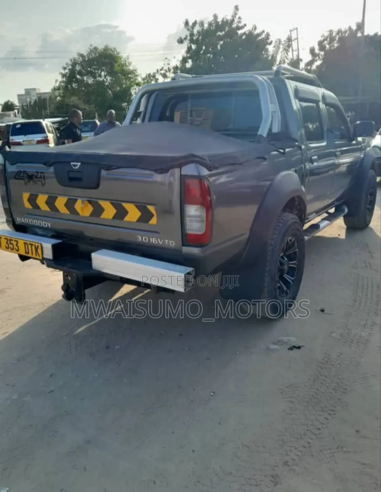 Nissan Hardbody 2002 Gray