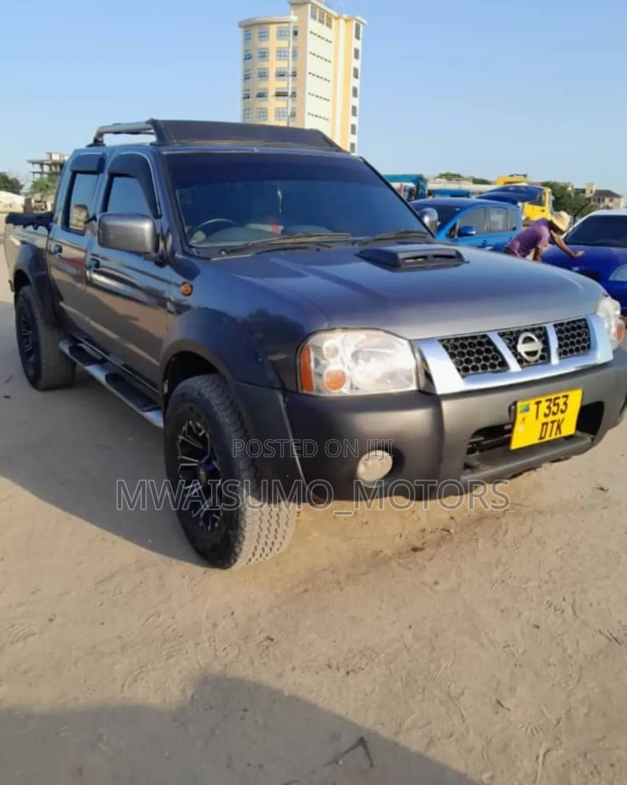 Nissan Hardbody 2002 Gray