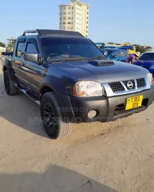 Nissan Hardbody 2002 Gray