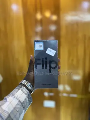 New Samsung Galaxy Z Flip4 128 GB Black