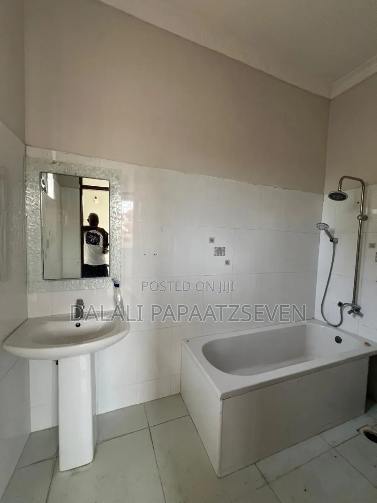 3bdrm House in Dalalipapaatzseven, Kinondoni for rent