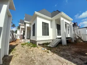 5bdrm House in Kigamboni Ungindoni for sale