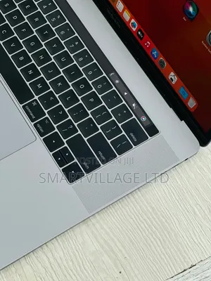 Laptop Apple MacBook Pro 2017 16GB Intel Core I7 SSD 256GB