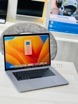 Laptop Apple MacBook Pro 2017 16GB Intel Core I7 SSD 256GB