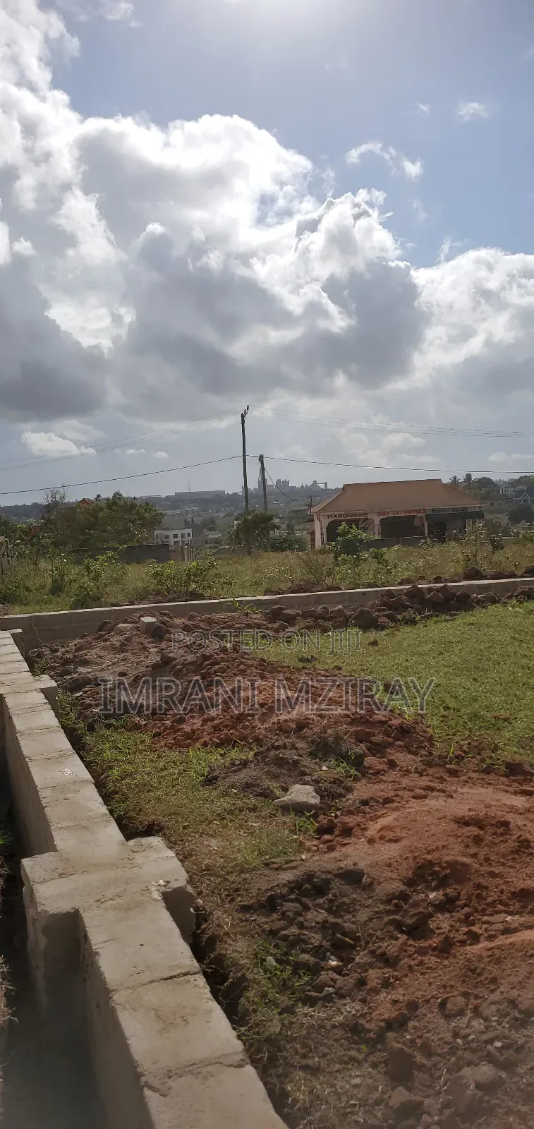 Madale Plots Viwnja Size Tofauti.Eneo Kubwa