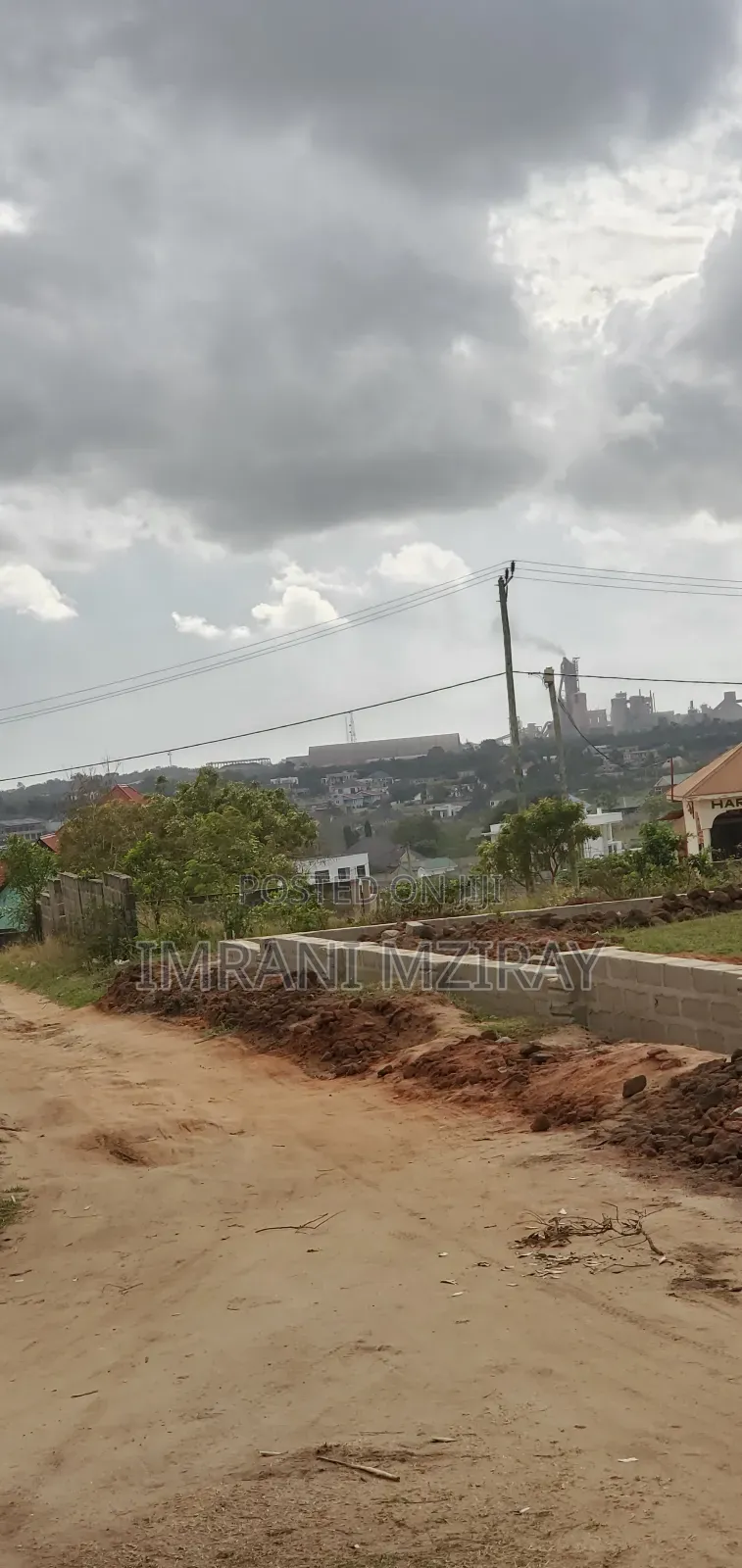 Madale Plots Viwnja Size Tofauti.Eneo Kubwa