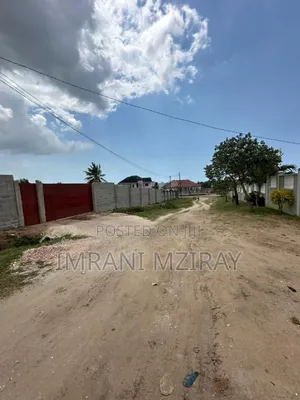 Madale Plots Viwnja Size Tofauti.Eneo Kubwa