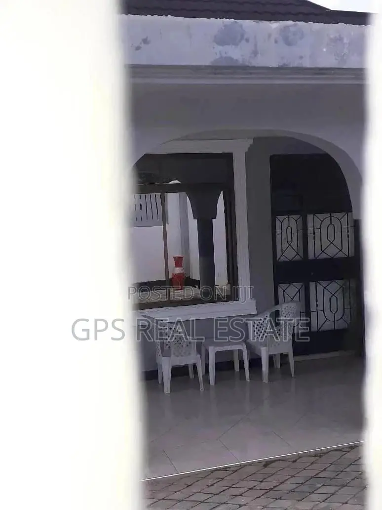Morden House For Sell