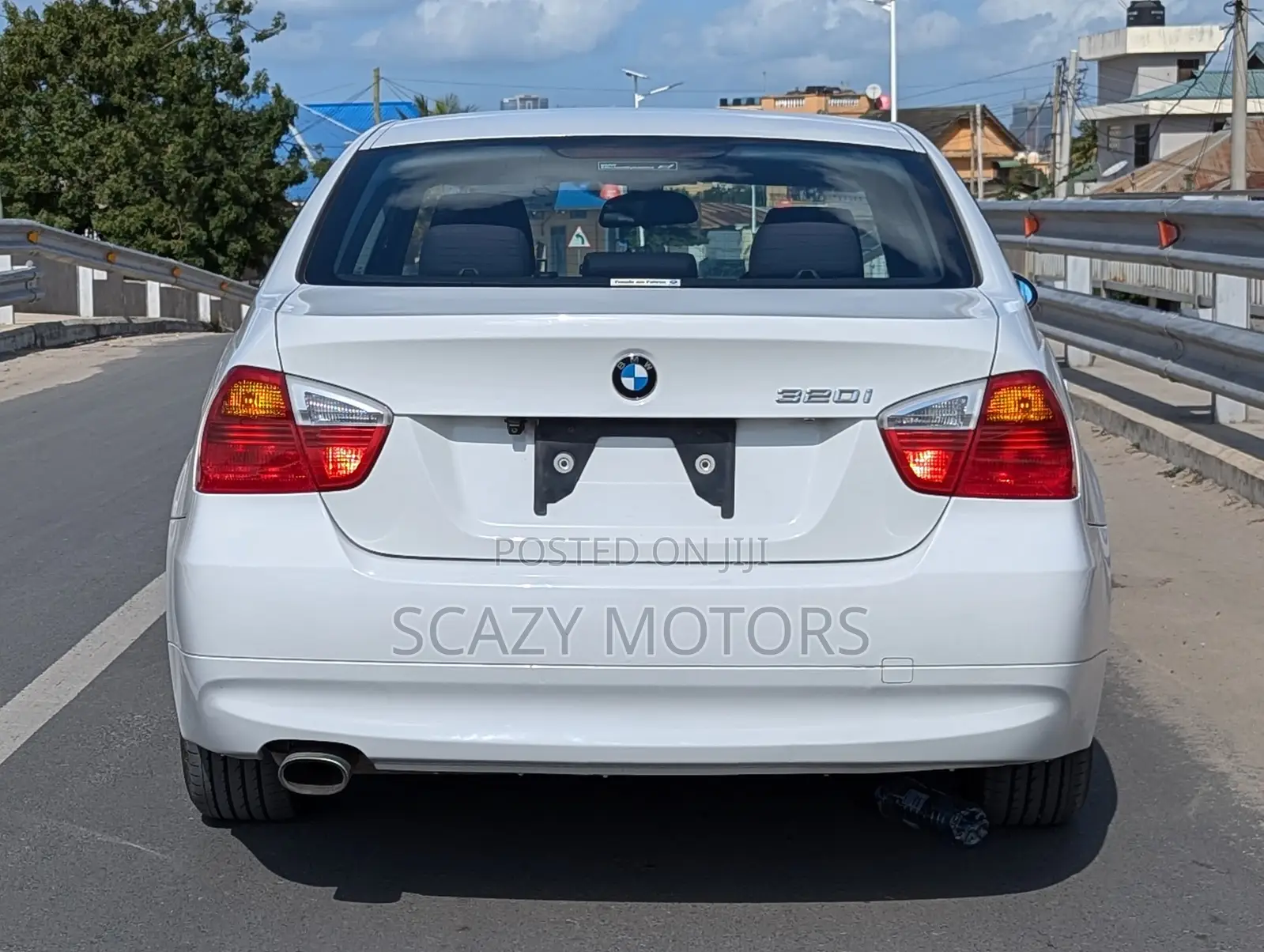 BMW 3 Series 2011 White