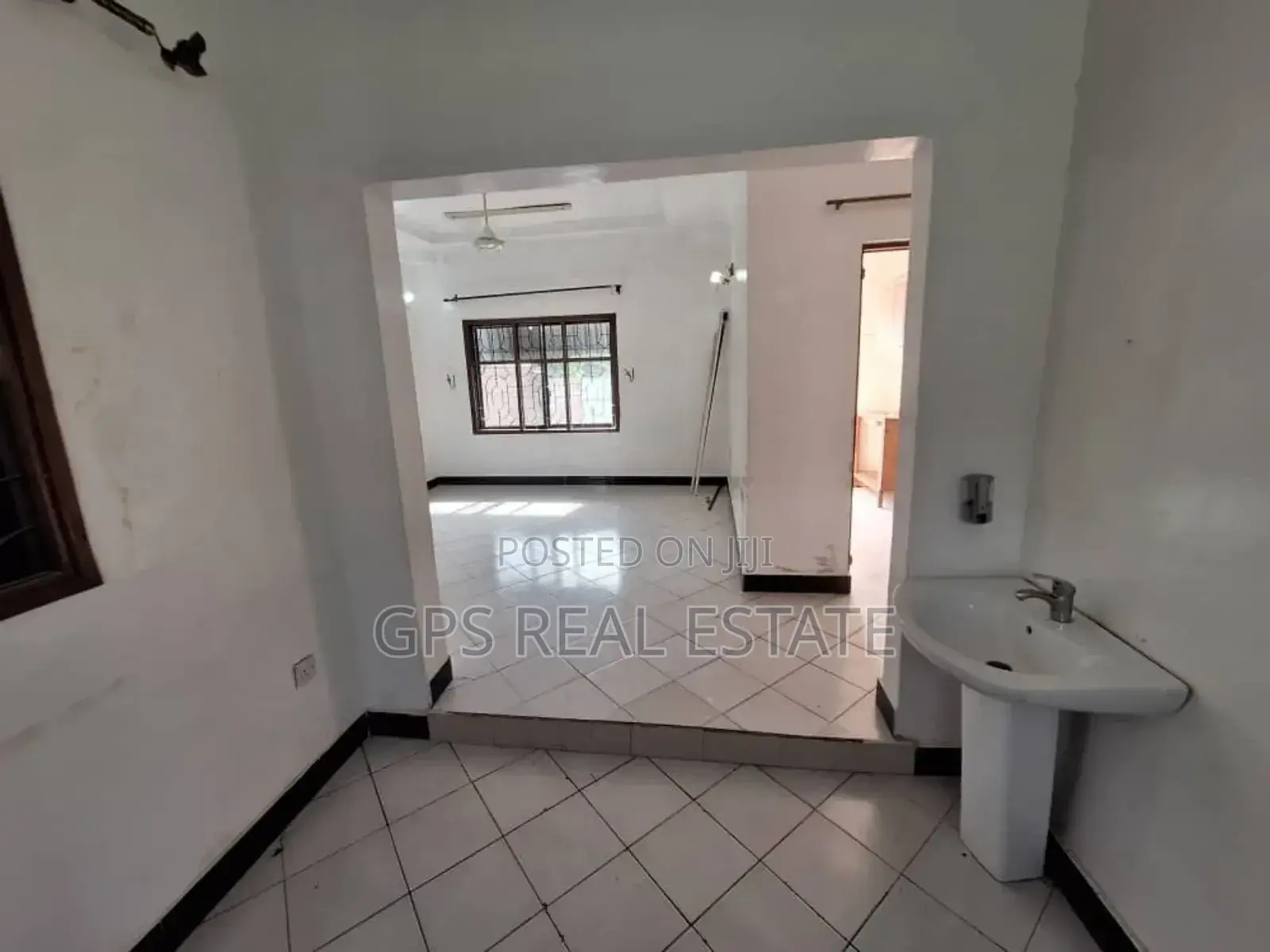 3bdrm House in Mbezi Beach Makonde, Kinondoni for sale