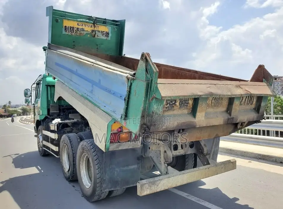 Mitsubishi Fuso Tipper /Serera