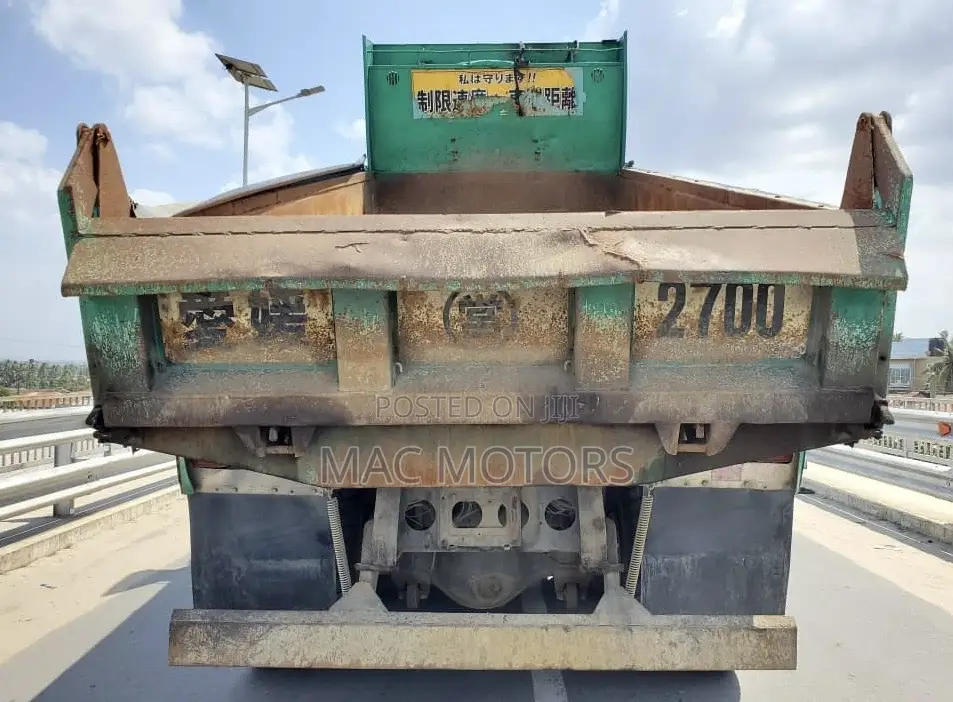 Mitsubishi Fuso Tipper /Serera