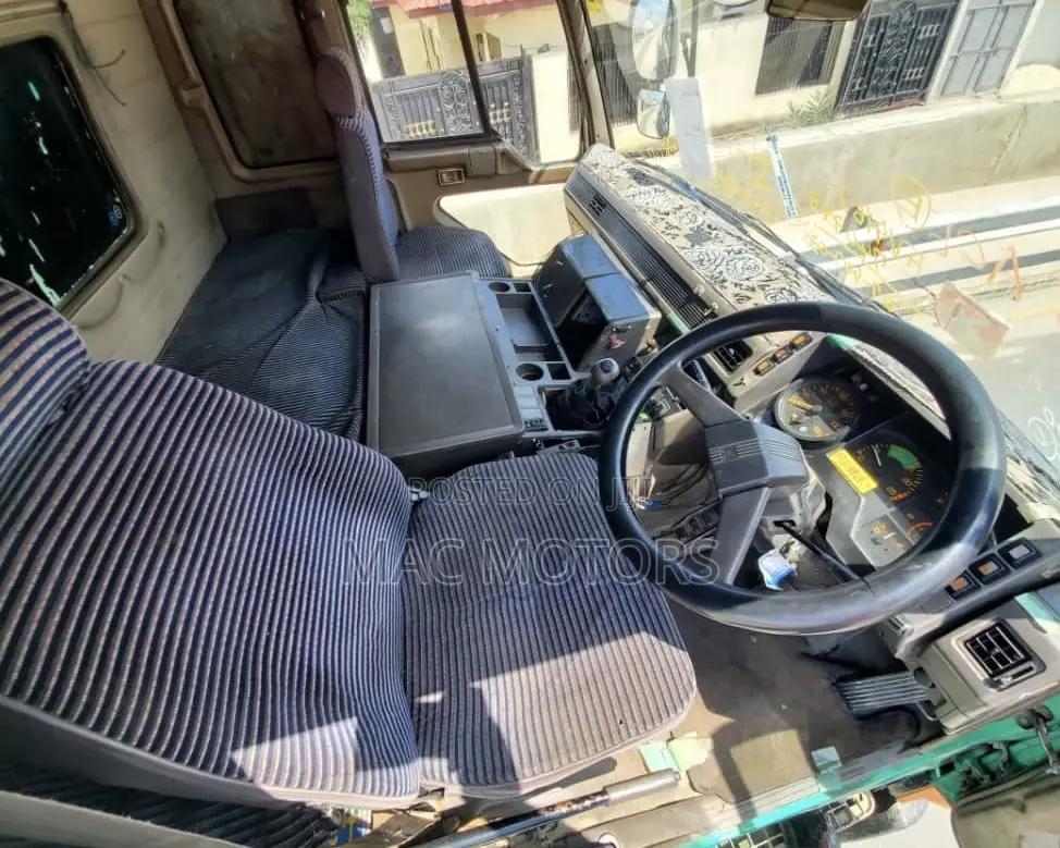 Mitsubishi Fuso Tipper /Serera
