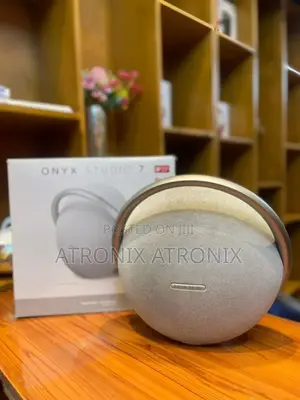 Onyx Studio Speaker