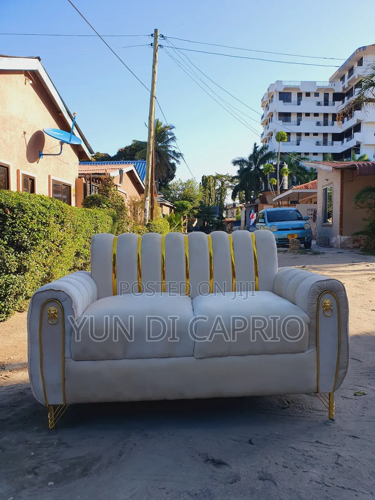 Sofa Classic Sana Mpya