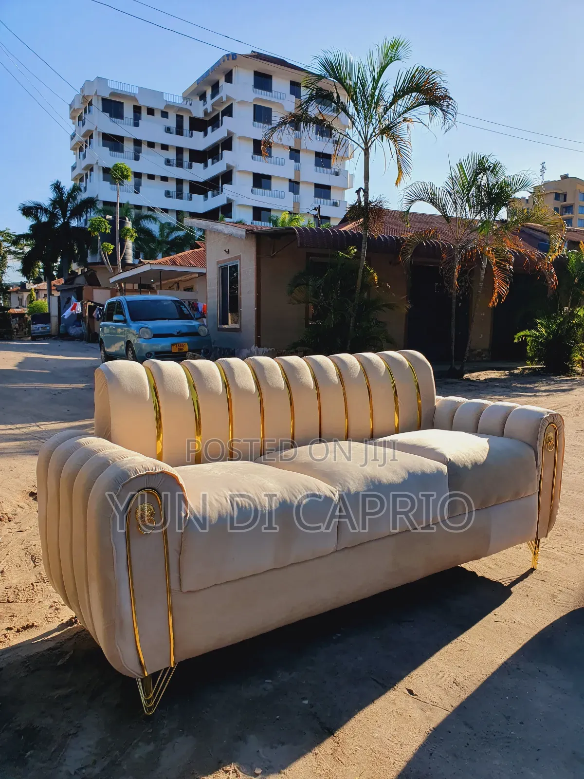 Sofa Classic Sana Mpya