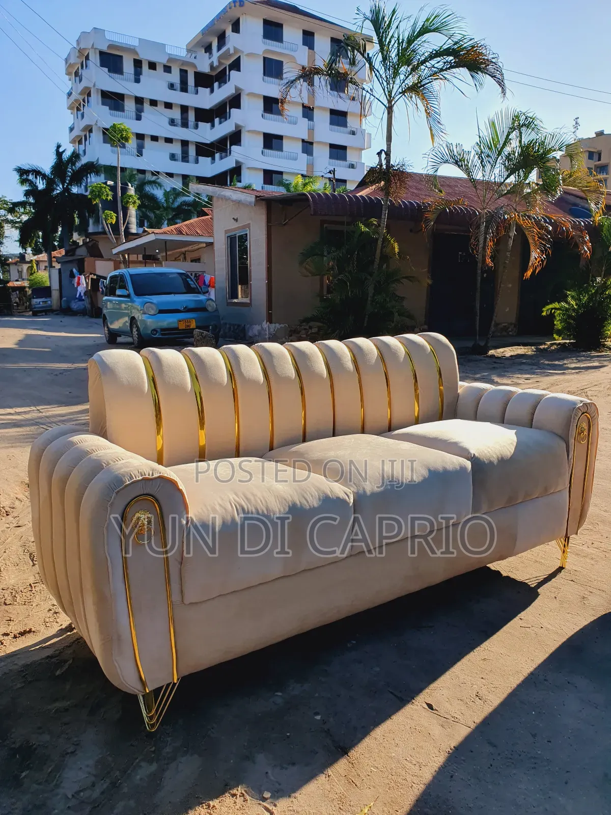 Sofa Classic Sana Mpya