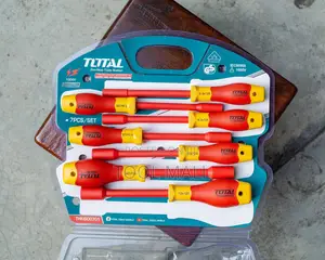Total Insulated Screwdriver Set