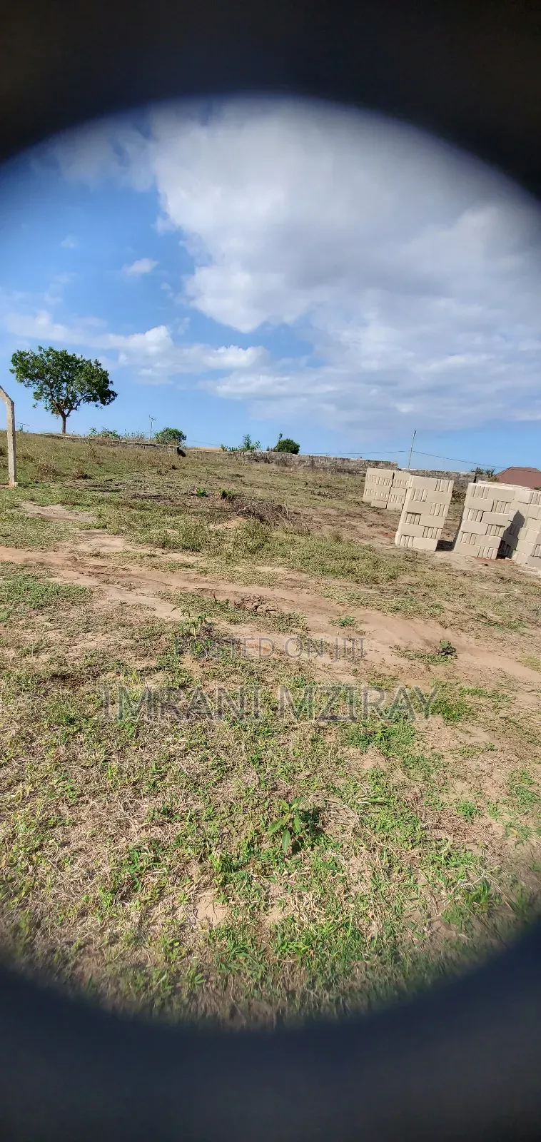 Viwanja Vinauzwa0 Ukubwa Tofaut Madale