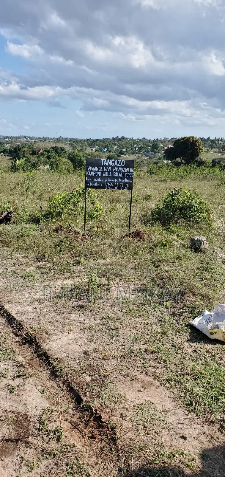 Viwanja Vinauzwa0 Ukubwa Tofaut Madale