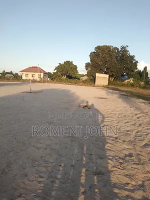 Viwanja Vya Mita 13/12 Vinauzwa Ml 3 Bombambili Njia Nne.