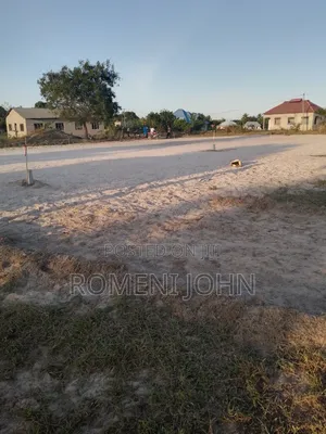 Viwanja Vya Mita 13/12 Vinauzwa Ml 3 Bombambili Njia Nne.