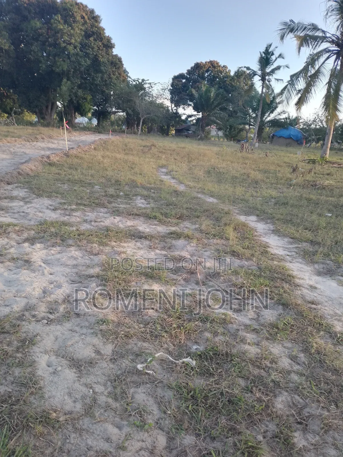 Viwanja Vya Mita 13/12 Vinauzwa Ml 3 Bombambili Njia Nne.