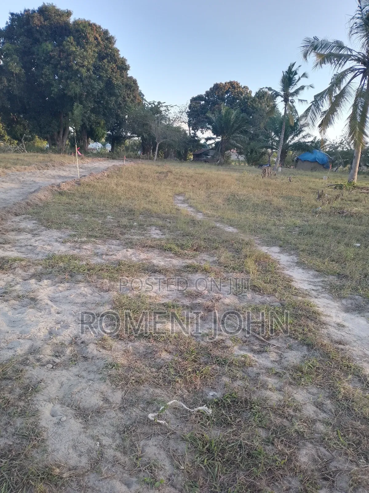 Viwanja Vya Mita 13/12 Vinauzwa Ml 3 Bombambili Njia Nne.