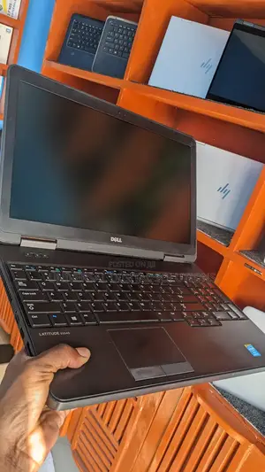 Laptop Dell Latitude 5540 8GB Intel Core I5 HDD 500GB