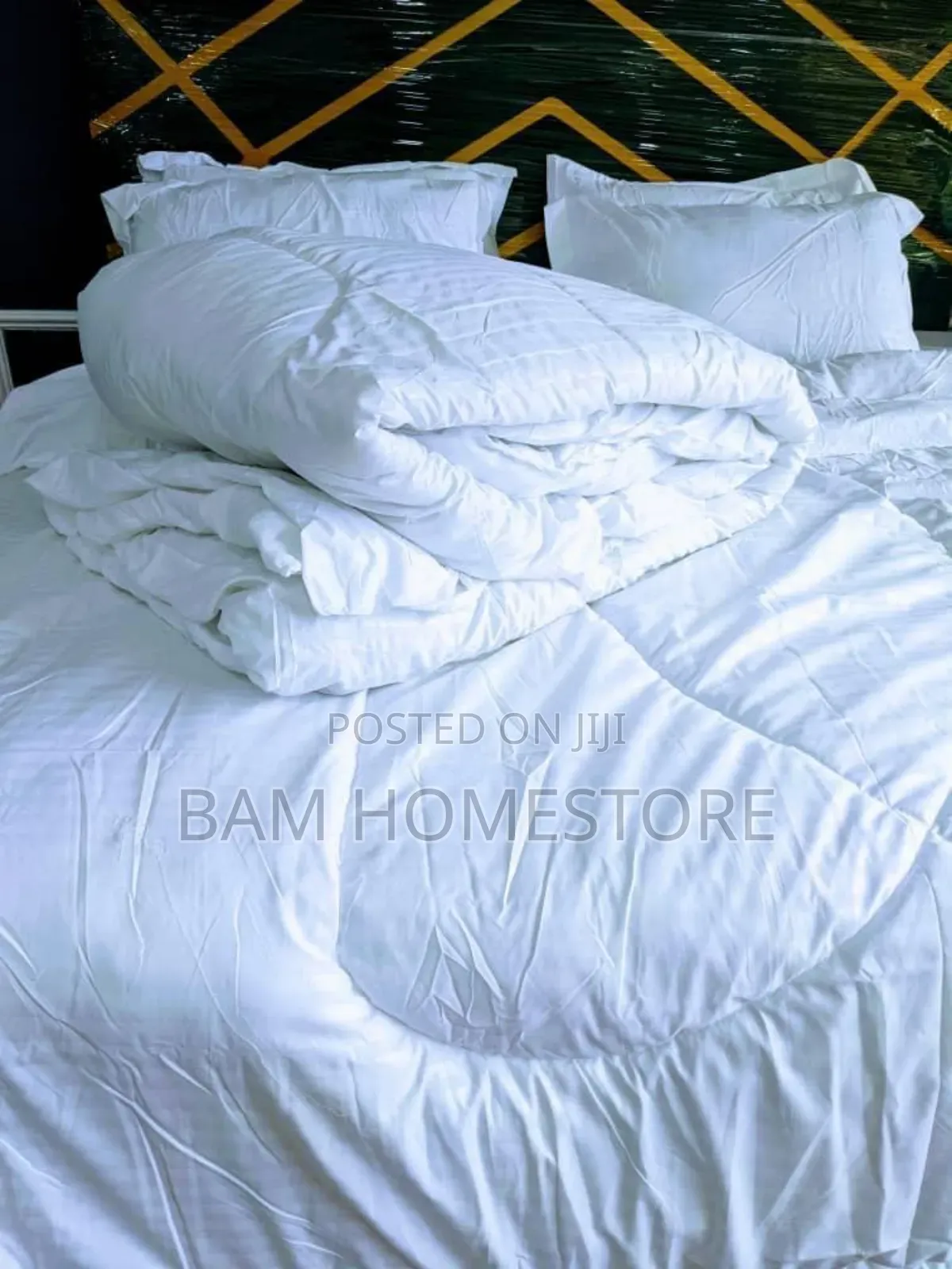 White Bedset ( Duvet1shuka 1foronya 2)