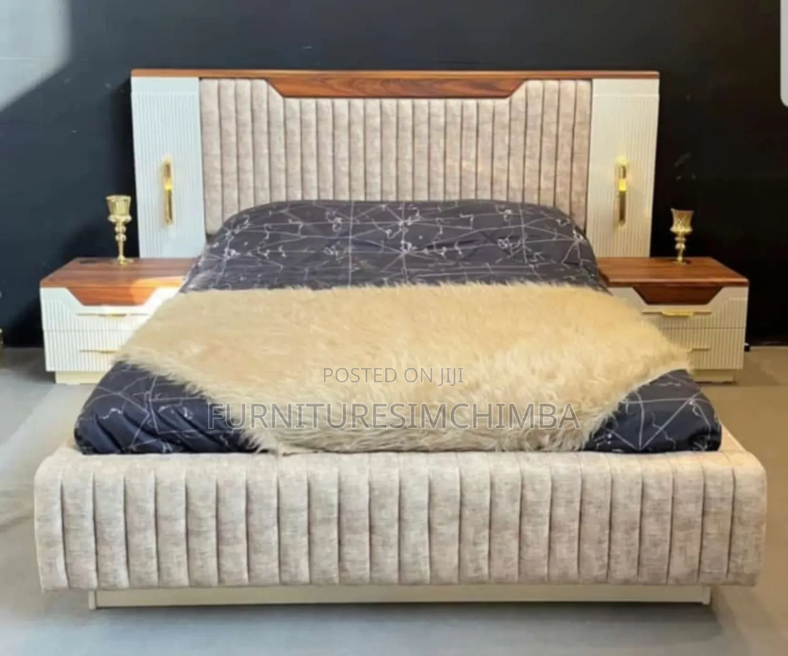 Bedsofa Na Bedsides Mbili