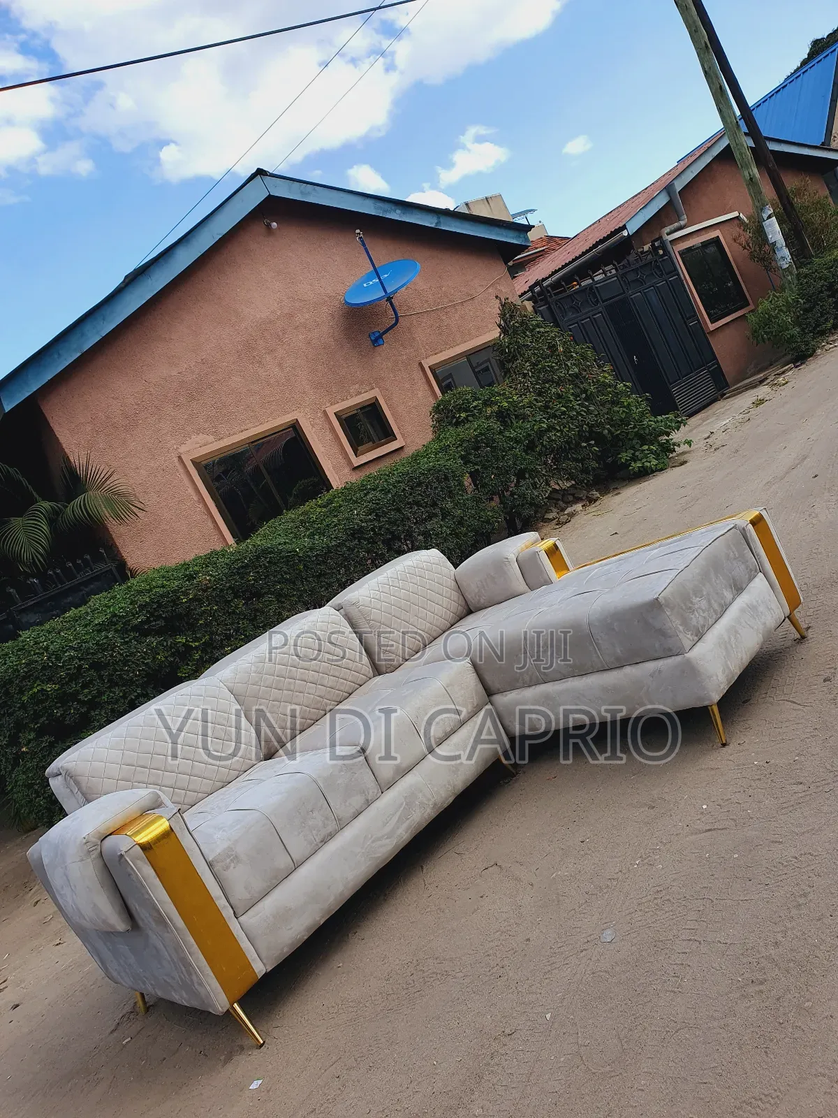 Sofa Set Classic Mpya