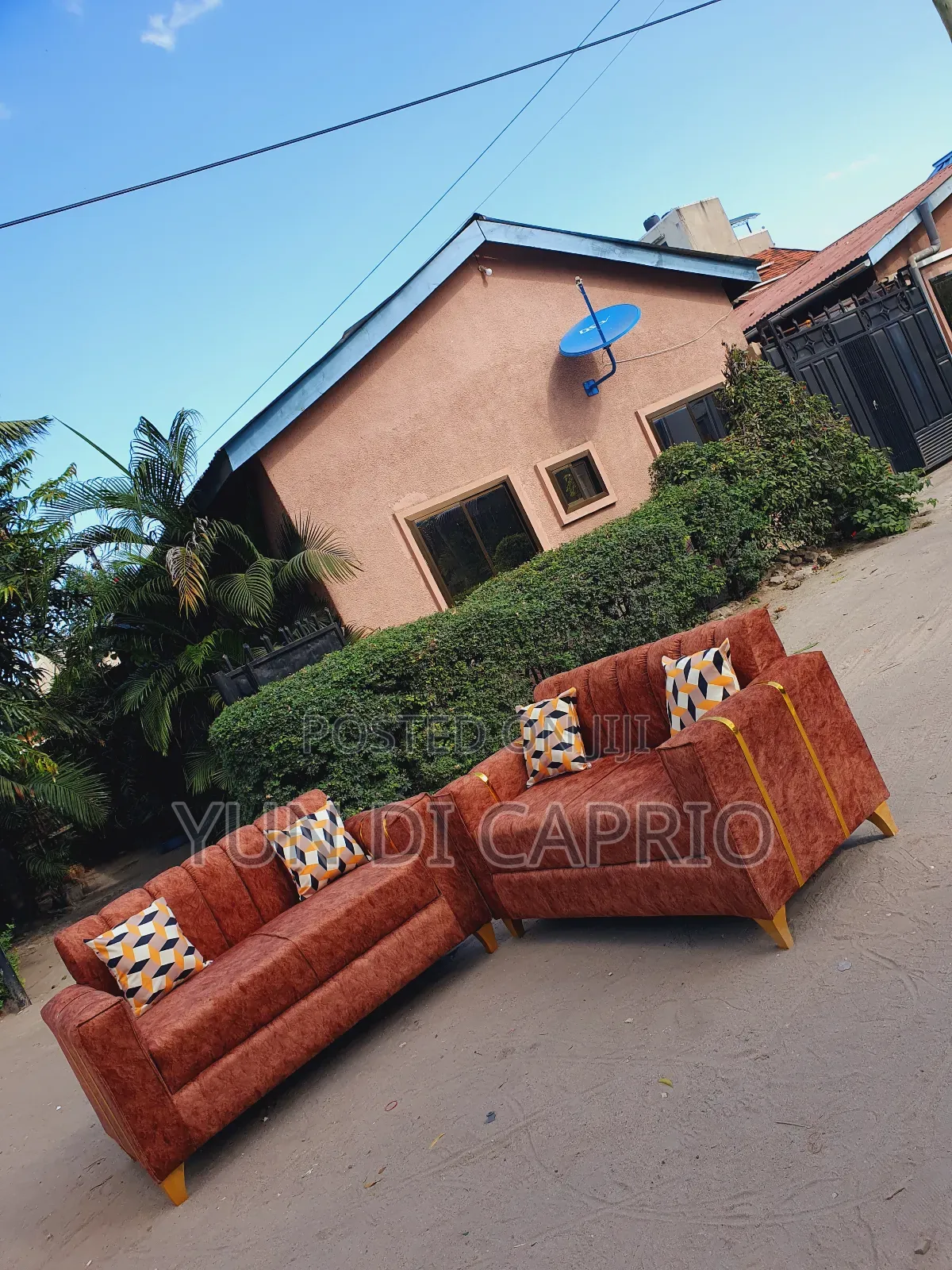 Sofa Set Classic Sana Mpya