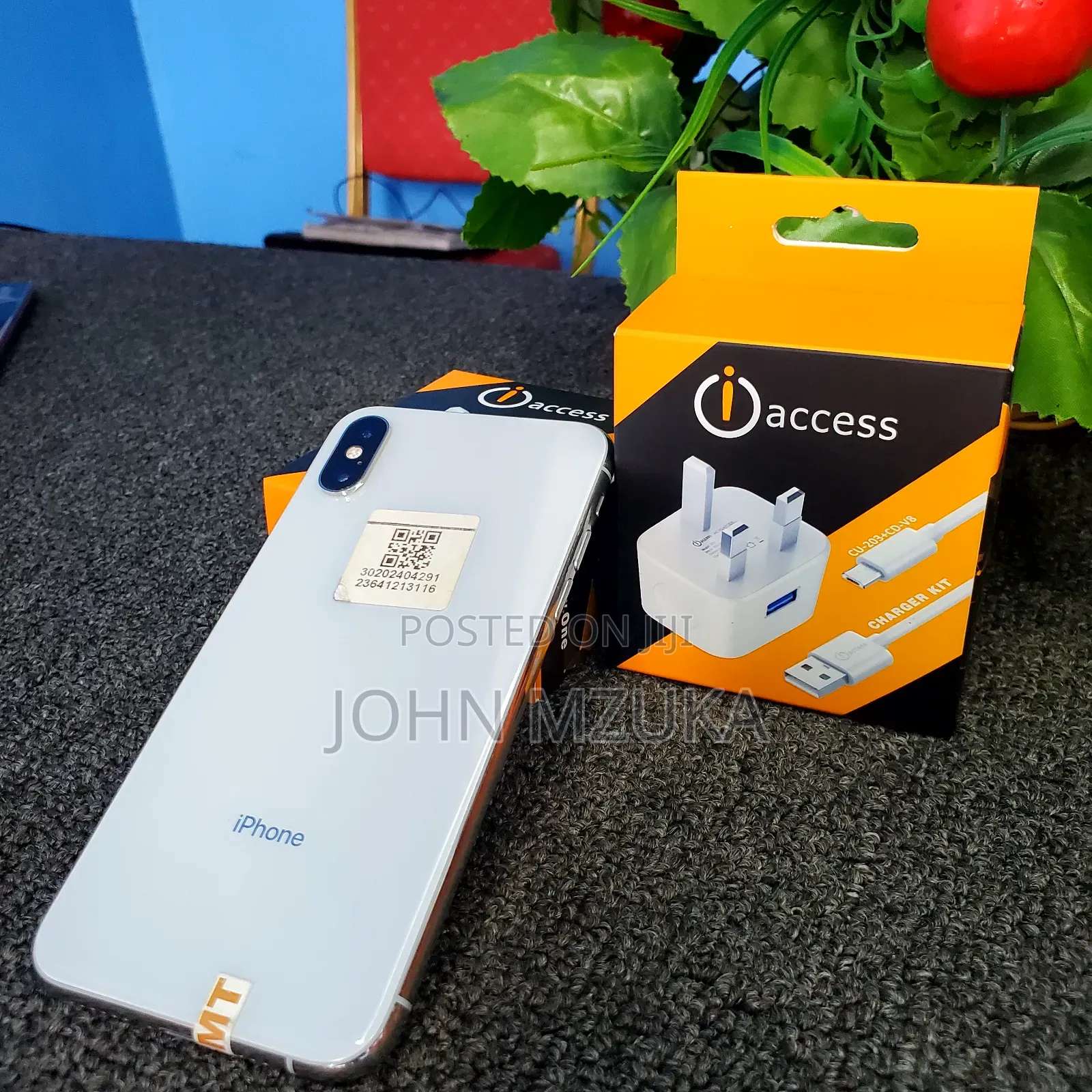 Apple iPhone X 64 GB White