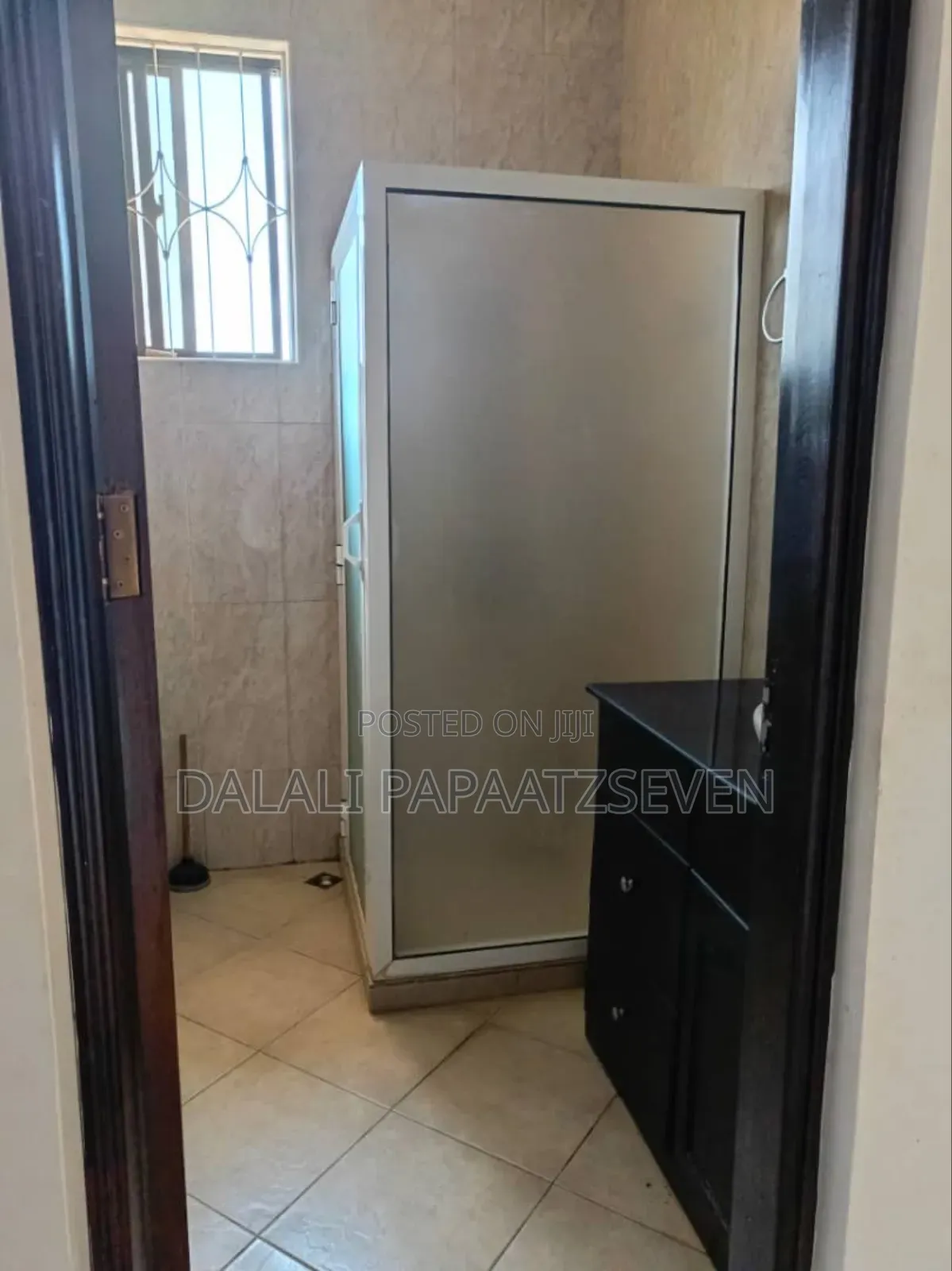 5bdrm House in Dalalipapaatzseven, Bunju for rent