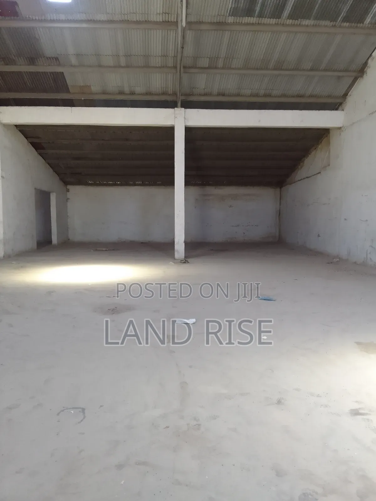 Warehouse for Rent in Tazara SQM 650